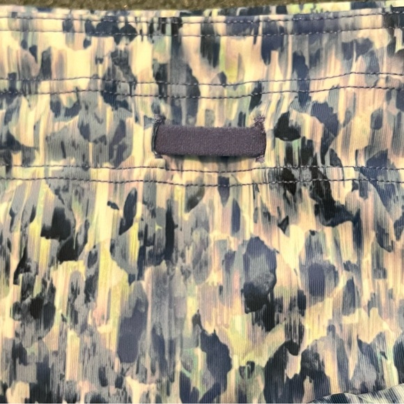 Athleta workout Set Ultimate muscle tank top & shorts, size M, purple and blue - Picture 12 of 15